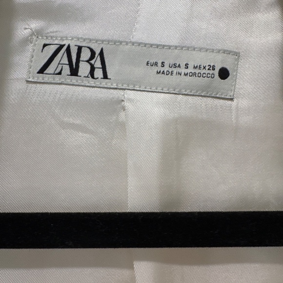 Zara cream/ivory metallic cropped tweed blazer with silver buttons Size S - Picture 2 of 3